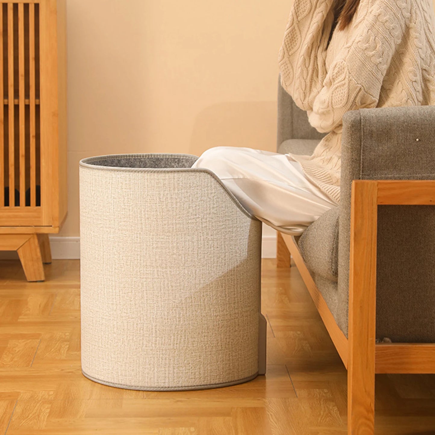 1 Portable Round  Feet Heater
